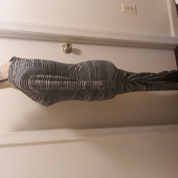 A sweater dress - Picture 2 of 6